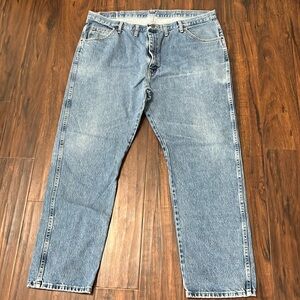 Men’s regular fit wrangler jeans, size 44/32